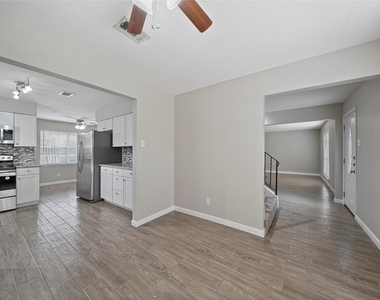 643 Ames Street - Photo Thumbnail 8