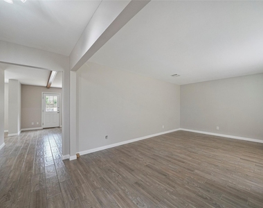 643 Ames Street - Photo Thumbnail 2