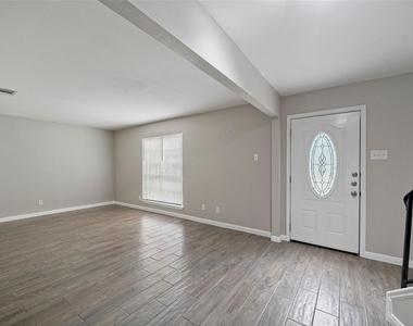 643 Ames Street - Photo Thumbnail 4