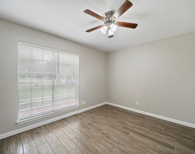 643 Ames Street - Photo Thumbnail 10