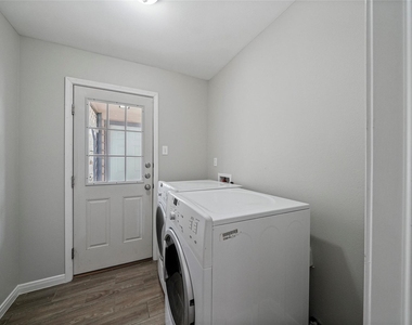 643 Ames Street - Photo Thumbnail 31