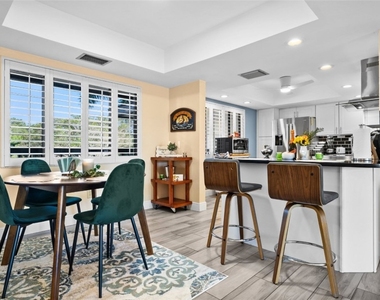 413 Augusta Boulevard - Photo Thumbnail 4