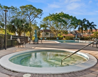 413 Augusta Boulevard - Photo Thumbnail 8