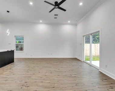 7358 Guadalcanal Road - Photo Thumbnail 16