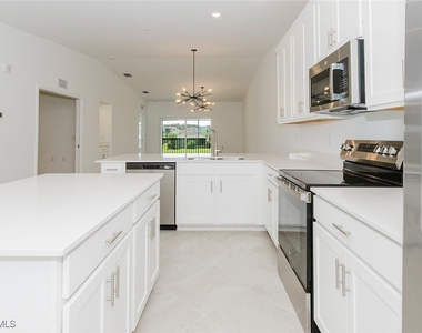 5410 Double Eagle Circle - Photo Thumbnail 6