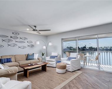 10682 Gulf Shore Drive - Photo Thumbnail 3