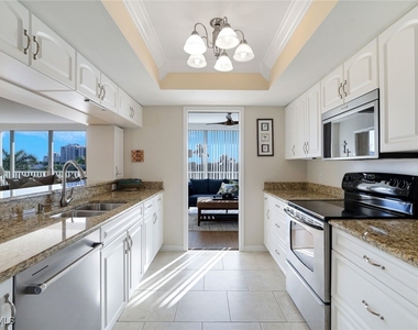 6361 Pelican Bay Boulevard - Photo Thumbnail 4