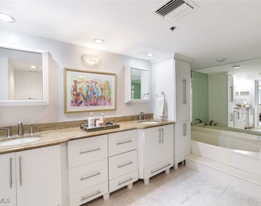 6361 Pelican Bay Boulevard - Photo Thumbnail 10