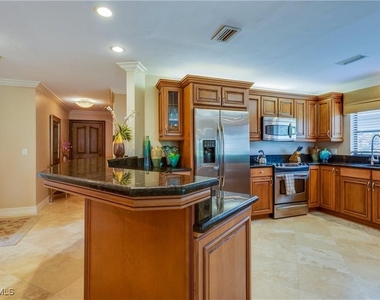 630 95th Avenue N - Photo Thumbnail 10