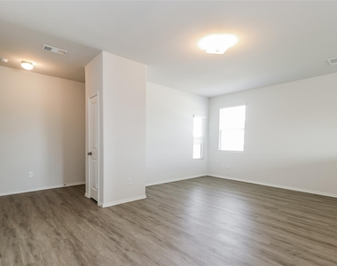 2635 Bouvardia Way - Photo Thumbnail 6