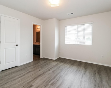 2635 Bouvardia Way - Photo Thumbnail 9