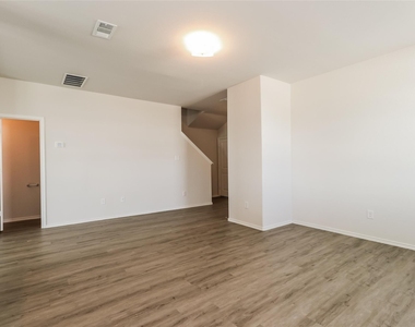 2635 Bouvardia Way - Photo Thumbnail 5