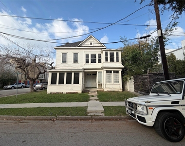 318 Hyde Park Boulevard - Photo Thumbnail 27