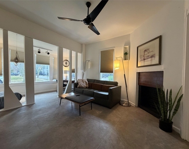318 Hyde Park Boulevard - Photo Thumbnail 1