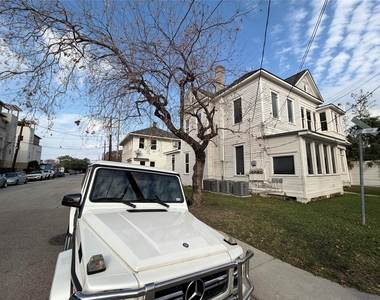 318 Hyde Park Boulevard - Photo Thumbnail 28