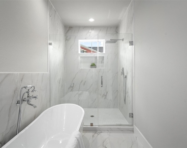 7224 Avenue B - Photo Thumbnail 14