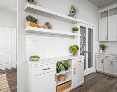 7224 Avenue B - Photo Thumbnail 13