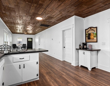 1138 Fannin Street - Photo Thumbnail 9