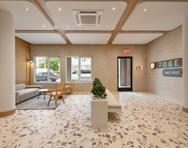 706 East 32nd Street - Photo Thumbnail 7