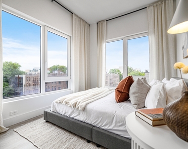 706 East 32nd Street - Photo Thumbnail 5