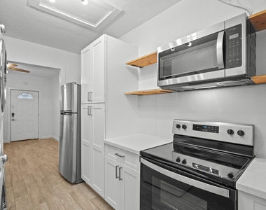 701 28th Street - Photo Thumbnail 4