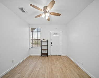701 28th Street - Photo Thumbnail 1