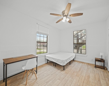 701 28th Street - Photo Thumbnail 8