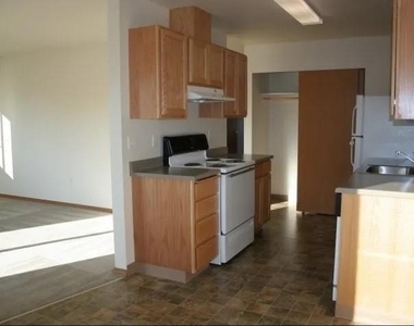 10720 Vancil Rd S - Photo Thumbnail 5