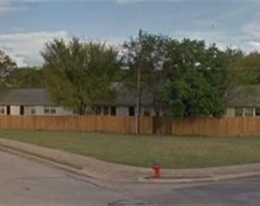 201 Meadow Lane - Photo Thumbnail 1
