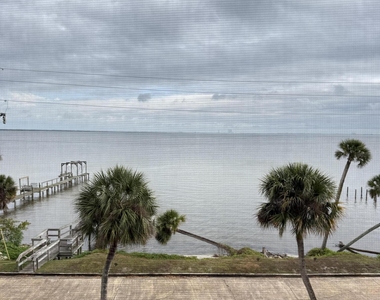 1540 Riverside Drive - Photo Thumbnail 10