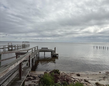1540 Riverside Drive - Photo Thumbnail 17