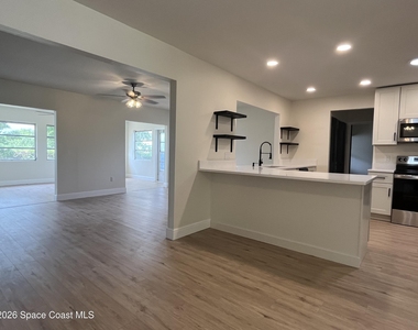 1171 Riviera Drive Ne - Photo Thumbnail 10