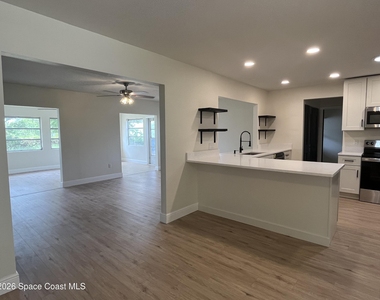 1171 Riviera Drive Ne - Photo Thumbnail 9