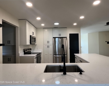 1171 Riviera Drive Ne - Photo Thumbnail 16
