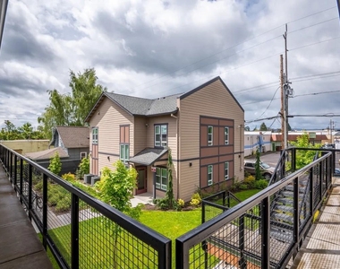 134 N 18th St - Photo Thumbnail 3
