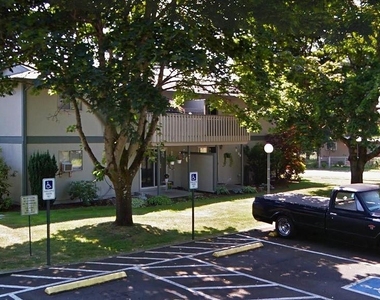 202 Edward Street - Photo Thumbnail 2