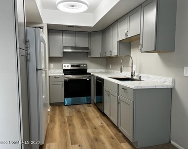 3135 Shady Dell Lane - Photo Thumbnail 3