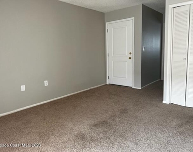 3135 Shady Dell Lane - Photo Thumbnail 2