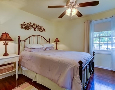 5092 Beach Drive Se - Photo Thumbnail 13