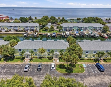 5092 Beach Drive Se - Photo Thumbnail 16