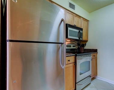 5092 Beach Drive Se - Photo Thumbnail 10