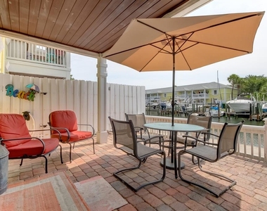 5092 Beach Drive Se - Photo Thumbnail 17