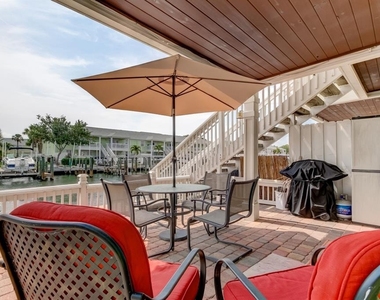 5092 Beach Drive Se - Photo Thumbnail 19