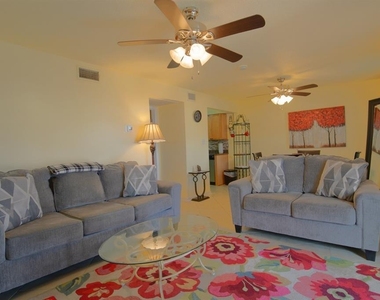 5092 Beach Drive Se - Photo Thumbnail 5