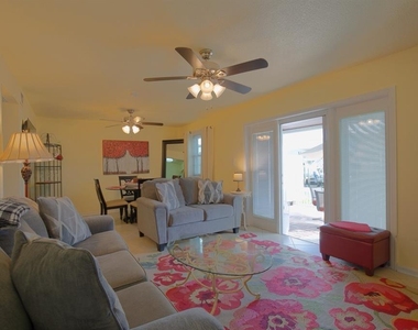 5092 Beach Drive Se - Photo Thumbnail 4