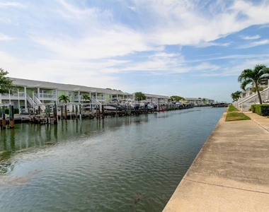 5092 Beach Drive Se - Photo Thumbnail 20