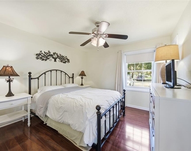 5092 Beach Drive Se - Photo Thumbnail 10