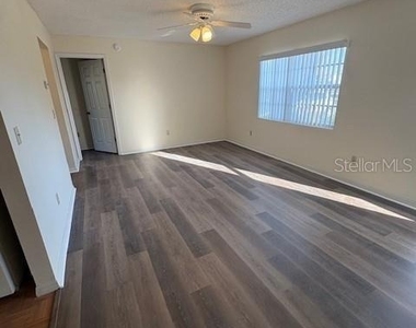 5607 67th Avenue N - Photo Thumbnail 4