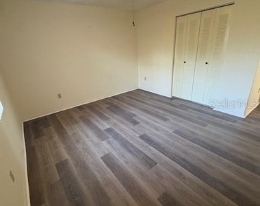 5607 67th Avenue N - Photo Thumbnail 14