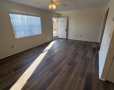 5607 67th Avenue N - Photo Thumbnail 3